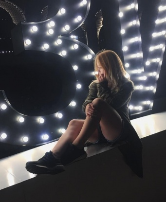 У меня есть все, чтобы сделать твою встречу незабываемой - страсть, нежность и опыт. Мои услуги весьма разнообразны: классический секс, оральные ласки, массаж и многое другое. Позволь мне удовлетворить все твои желания и потрясающее время обеспечено! Я прекрасно выгляжу, и мои фото это подтверждают. Взгляни на мои прекрасные формы и поймешь, что я та, кто тебе нужен. У меня есть отличные отзывы от моих клиентов, которые говорят обо мне только хорошее. Живу я в Москве и готова встретиться с тобой прямо здесь, в Москве. Так что, не теряй времени, давай воплотим твои самые смелые фантазии в жизнь! 💋💋💋 124, 20 лет