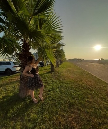 У меня есть все, чтобы сделать твою встречу незабываемой - страсть, нежность и опыт. Мои услуги весьма разнообразны: классический секс, оральные ласки, массаж и многое другое. Позволь мне удовлетворить все твои желания и потрясающее время обеспечено! Я прекрасно выгляжу, и мои фото это подтверждают. Взгляни на мои прекрасные формы и поймешь, что я та, кто тебе нужен. У меня есть отличные отзывы от моих клиентов, которые говорят обо мне только хорошее. Живу я в Москве и готова встретиться с тобой прямо здесь, в Москве. Так что, не теряй времени, давай воплотим твои самые смелые фантазии в жизнь! 💋💋💋 124, 20 лет